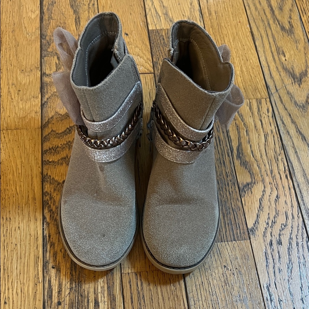 Charming Kids' Boots with Chain Accent